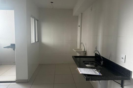 Cozinha de apartamento para alugar com 2 quartos, 53m² em Novo Mundo, Uberlândia