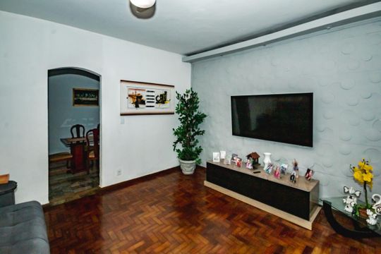 Casa à venda com 3 quartos, 435m² em São Cosme de Baixo, Belo Horizonte