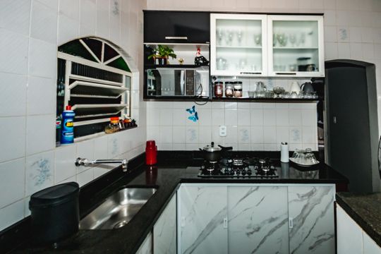 Cozinha de casa à venda com 3 quartos, 435m² em São Cosme de Baixo, Belo Horizonte
