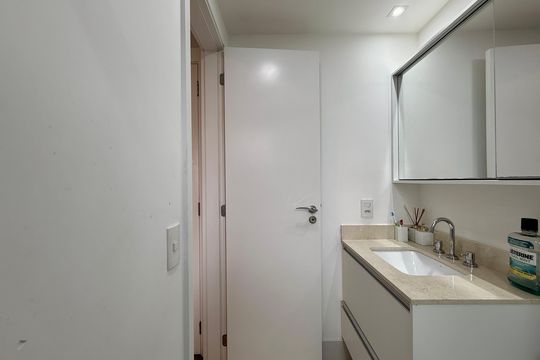 Banheiro Suíte 2 de apartamento à venda com 2 quartos, 79m² em Santo Amaro, São Paulo