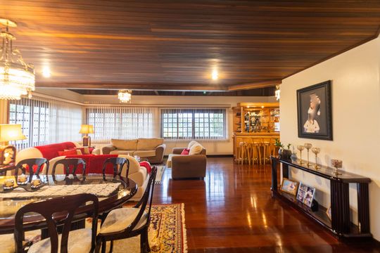 Casa à venda com 4 quartos, 524m² em Pilarzinho, Curitiba