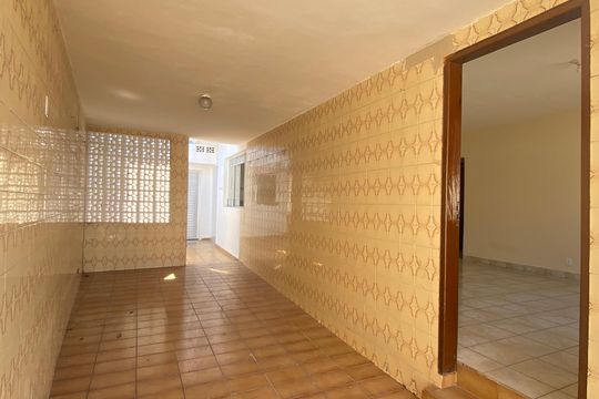 Garagem - Área externa de casa para alugar com 2 quartos, 109m² em Mutinga, Osasco