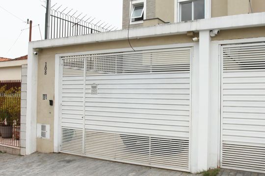 Fachada de casa à venda com 3 quartos, 127m² em Jardim Satelite, São Paulo