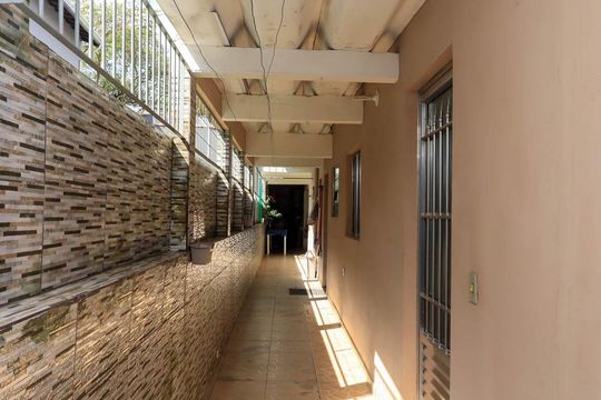 Casa à venda com 5 quartos, 250m² em Jardim Sao Judas Tadeu, Taboão da Serra