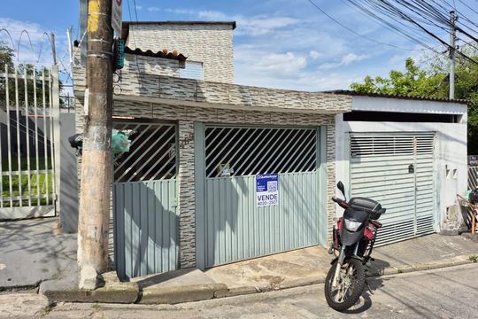 Fachada de casa à venda com 5 quartos, 250m² em Jardim Sao Judas Tadeu, Taboão da Serra