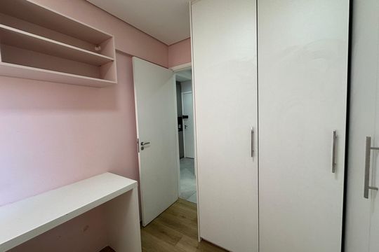 Quarto de apartamento à venda com 2 quartos, 56m² em Vila Sao Luiz (valparaizo), Barueri