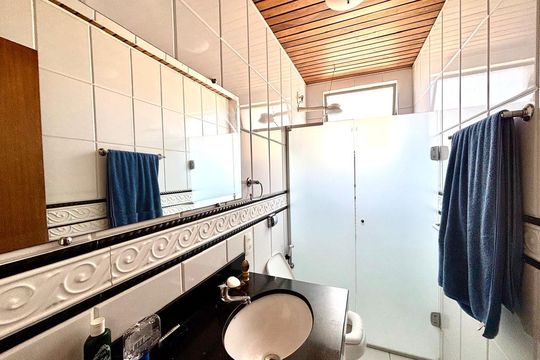 Banheiro de apartamento à venda com 2 quartos, 78m² em Santo Antônio, Belo Horizonte