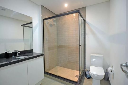 Banheiro social de apartamento para alugar com 1 quarto, 35m² em Centro Histórico, Porto Alegre