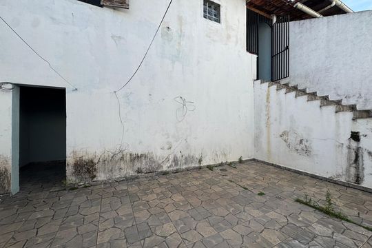 Quintal de casa para alugar com 2 quartos, 175m² em Jardim Roberto, Osasco