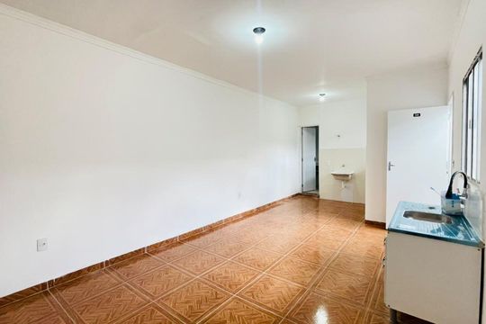 Sala e cozinha de kitnet/studio para alugar com 2 quartos, 30m² em Parque Mirante da Mata, Cotia