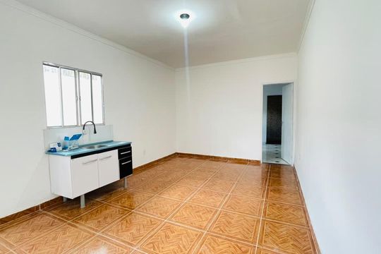 Sala e cozinha de kitnet/studio para alugar com 2 quartos, 30m² em Parque Mirante da Mata, Cotia
