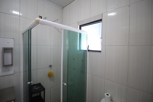 Banheiro de apartamento para alugar com 2 quartos, 64m² em Farrapos, Porto Alegre