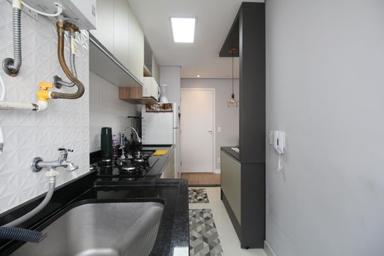 Cozinha de apartamento para alugar com 2 quartos, 41m² em Parque Arariba, São Paulo