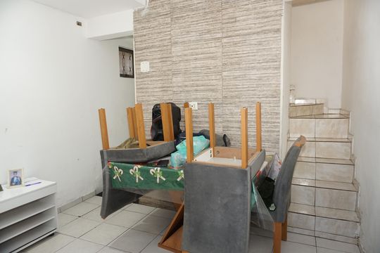Sala de casa para alugar com 2 quartos, 80m² em Jardim Santa Tereza, Embu das Artes