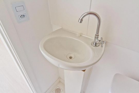 Banheiro de apartamento à venda com 2 quartos, 20m² em Vila Mangalot, São Paulo