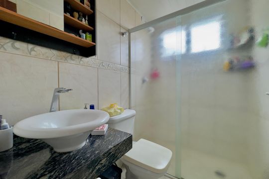Banheiro de apartamento para alugar com 2 quartos, 57m² em Jardim Bom Clima, Guarulhos