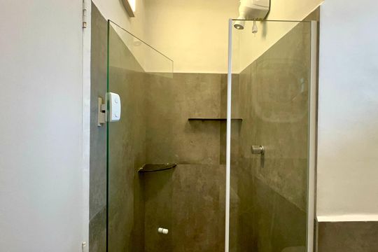 Banheiro de kitnet/studio para alugar com 1 quarto, 35m² em Jardim Paulista, São Paulo