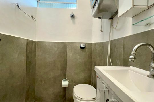 Banheiro de kitnet/studio para alugar com 1 quarto, 35m² em Jardim Paulista, São Paulo