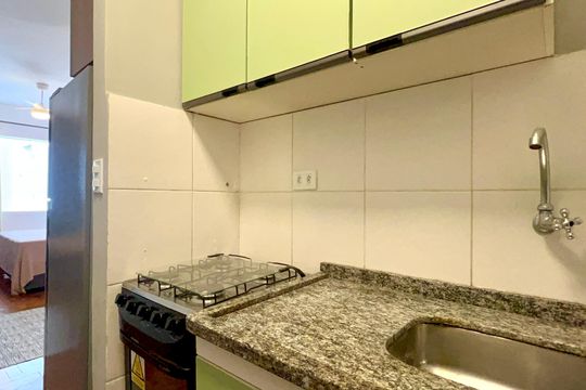 Cozinha de kitnet/studio para alugar com 1 quarto, 35m² em Jardim Paulista, São Paulo