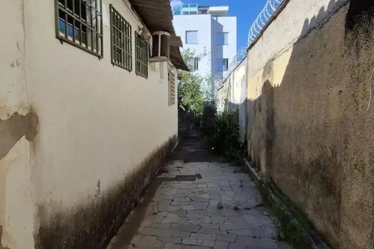 Casa para alugar com 6 quartos, 395m² em Nova Suíça, Belo Horizonte