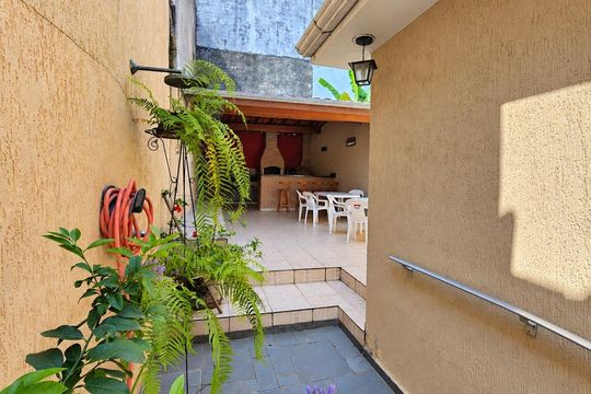 Casa à venda com 3 quartos, 250m² em Planalto Paulista, São Paulo