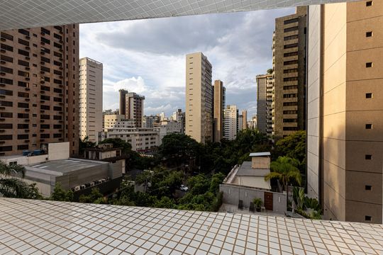 Vista do Quarto 1 de apartamento para alugar com 2 quartos, 96m² em Lourdes, Belo Horizonte