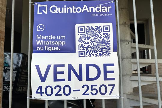 Fachada de casa à venda com 3 quartos, 250m² em Jardim Paraiso, Barueri