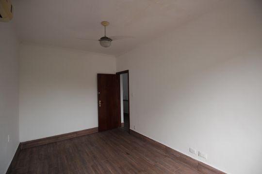 Quarto 1 de casa para alugar com 2 quartos, 120m² em Gonzaga, Santos