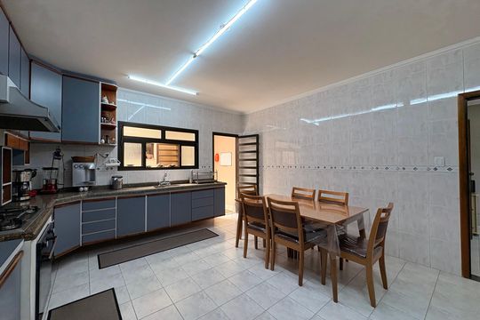Cozinha  de casa à venda com 3 quartos, 433m² em Parque Novo Oratório, Santo André