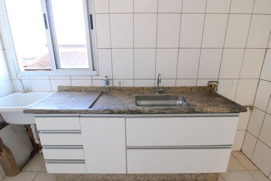 Cozinha de apartamento para alugar com 2 quartos, 53m² em Jardim Betania, Sorocaba