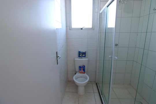 Banheiro de apartamento para alugar com 2 quartos, 53m² em Jardim Betania, Sorocaba