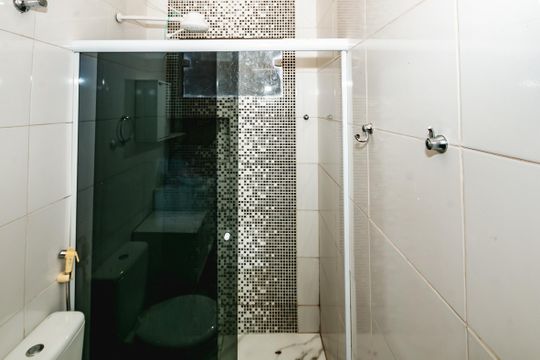 Banheiro  de casa para alugar com 1 quarto, 55m² em Vila Jardim Leblon, Belo Horizonte