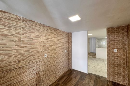 Quarto de casa para alugar com 1 quarto, 58m² em Recreio dos Bandeirantes, Rio de Janeiro