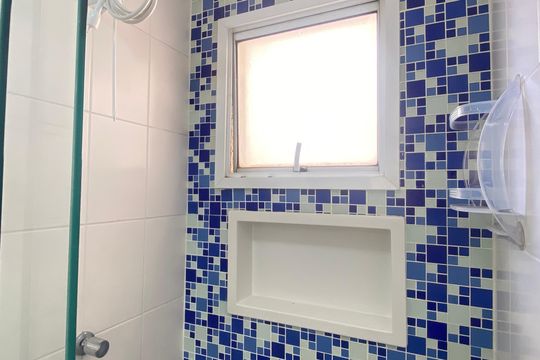 Banheiro de apartamento para alugar com 2 quartos, 54m² em Presidente Altino, Osasco