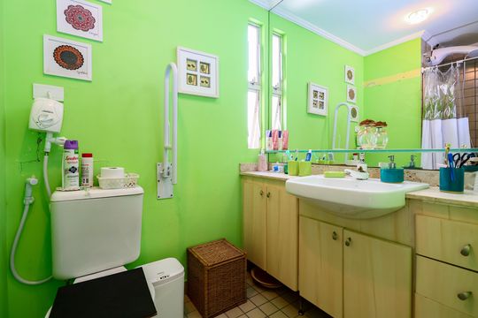 Banheiro social de apartamento à venda com 3 quartos, 65m² em Jardim Vazani, São Paulo