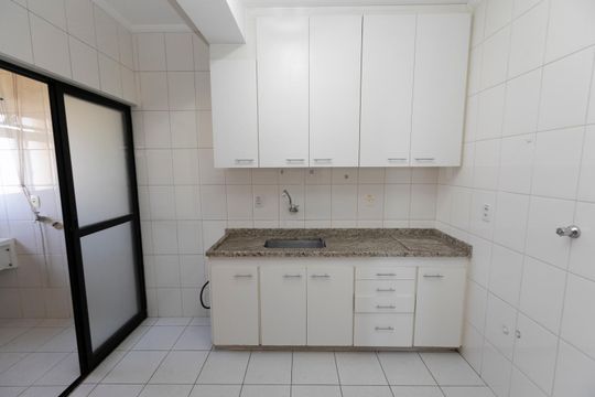 COZINHA de apartamento para alugar com 2 quartos, 65m² em Mansões Santo Antônio, Campinas