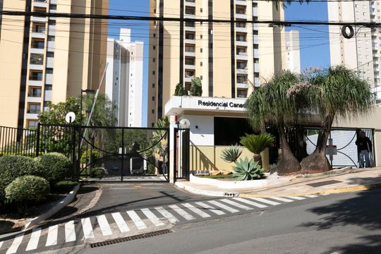 FACHADA PORTARIA de apartamento para alugar com 2 quartos, 65m² em Mansões Santo Antônio, Campinas