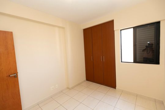 QUARTO Nº 2 de apartamento para alugar com 2 quartos, 65m² em Mansões Santo Antônio, Campinas
