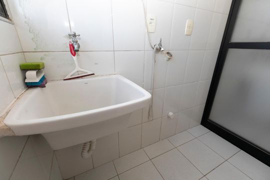 ÁREA DE SERVIÇO de apartamento para alugar com 2 quartos, 65m² em Mansões Santo Antônio, Campinas