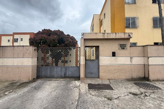 Fachada de apartamento para alugar com 2 quartos, 45m² em Alvorada, Contagem