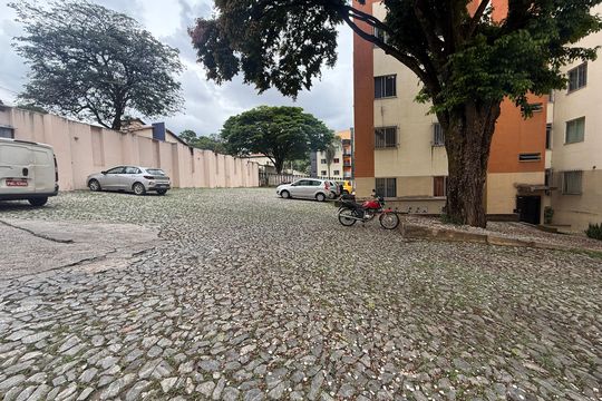 Garagem de apartamento para alugar com 2 quartos, 45m² em Alvorada, Contagem