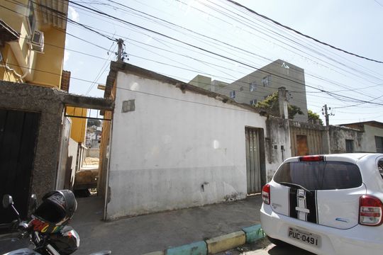 Fachada de casa à venda com 4 quartos, 360m² em Alpes, Belo Horizonte