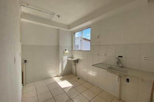 Cozinha de apartamento para alugar com 2 quartos, 45m² em Duque de Caxias, Betim