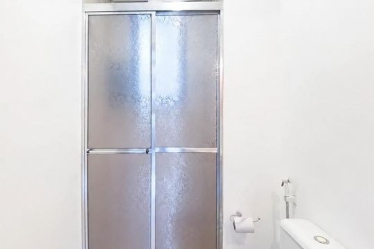 Banheiro Suíte de apartamento à venda com 3 quartos, 76m² em Cidade Baixa, Porto Alegre