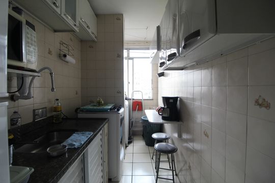 Cozinha de apartamento à venda com 2 quartos, 45m² em Taquara, Rio de Janeiro