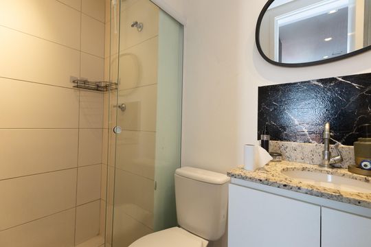 Banheiro  de apartamento para alugar com 1 quarto, 25m² em Vila Nilo, São Paulo