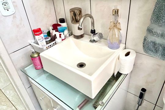 Banheiro de apartamento para alugar com 2 quartos, 55m² em Parque Uirapuru, Guarulhos