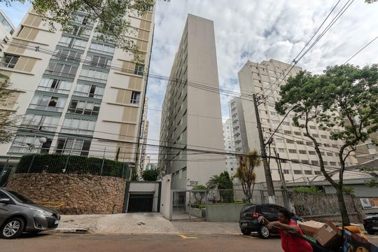 Fachada de apartamento à venda com 2 quartos, 73m² em Bela Vista, São Paulo