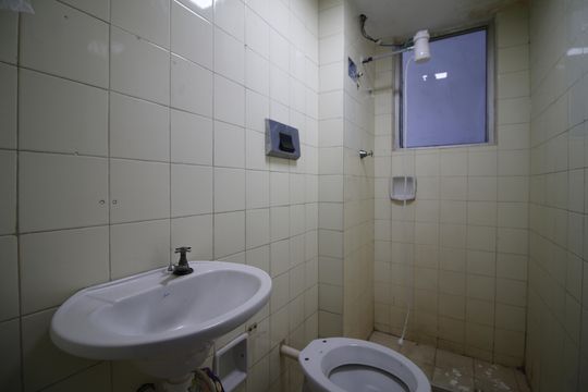 Banheiro de apartamento à venda com 2 quartos, 48m² em Pechincha, Rio de Janeiro