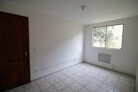 Sala de apartamento à venda com 2 quartos, 48m² em Pechincha, Rio de Janeiro